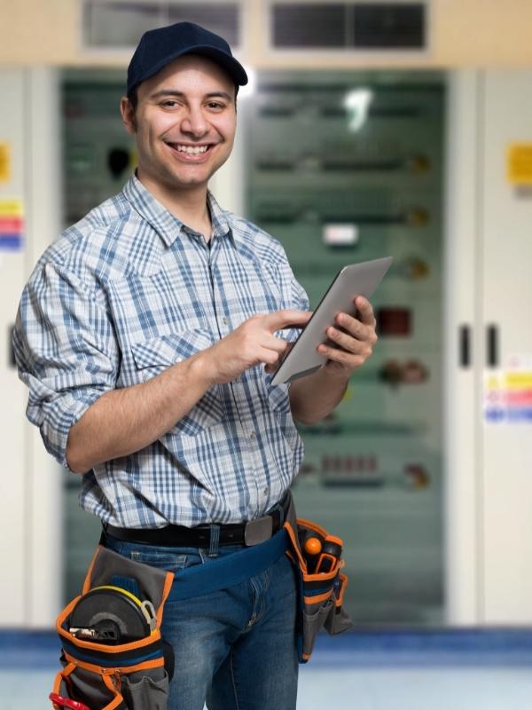 CRM for Electrical Contractors - Evolved Metrics